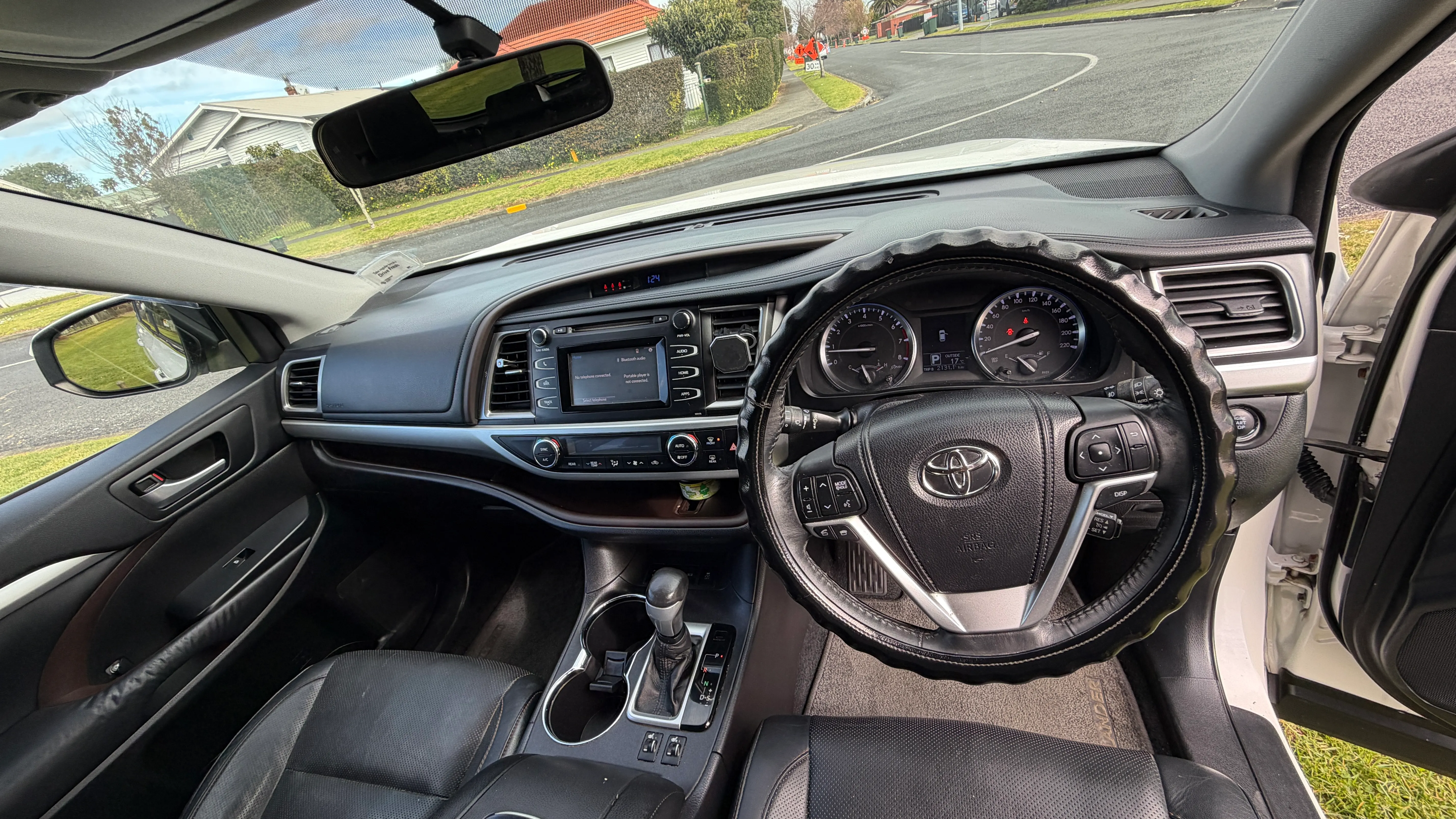 2014 Toyota Highlander GXL Model Carousel 16