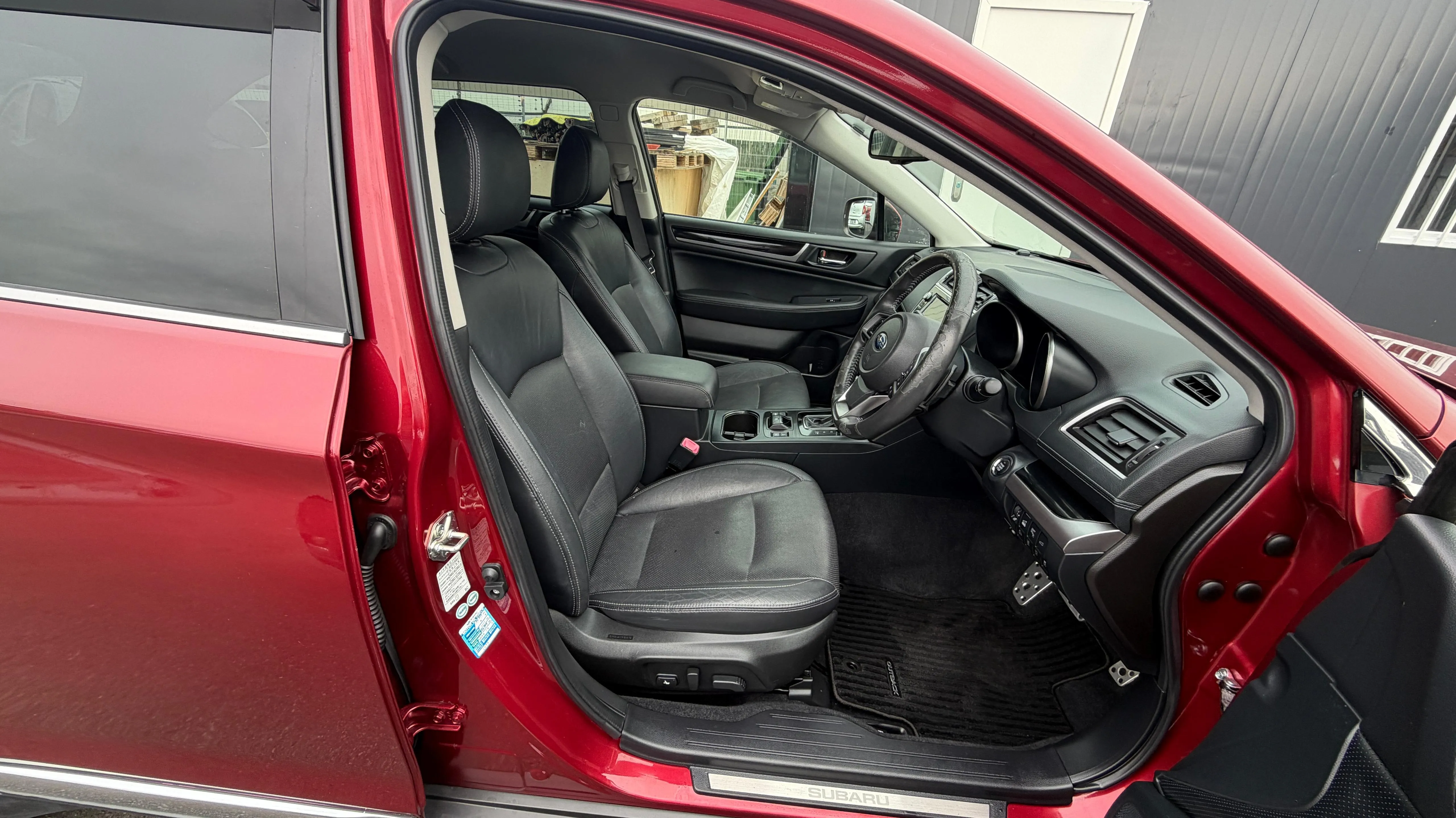 SUBARU OUTBACK AWD 2017 Carousel 8