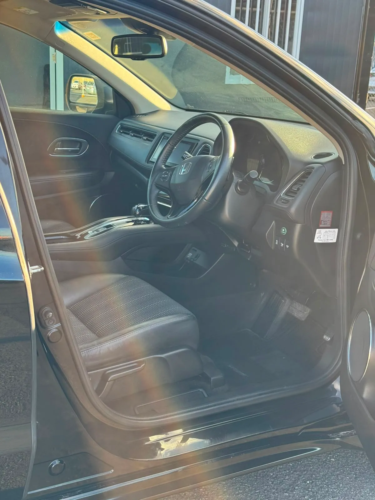 Honda Vezel Z Hybrid 2015 Carousel 4