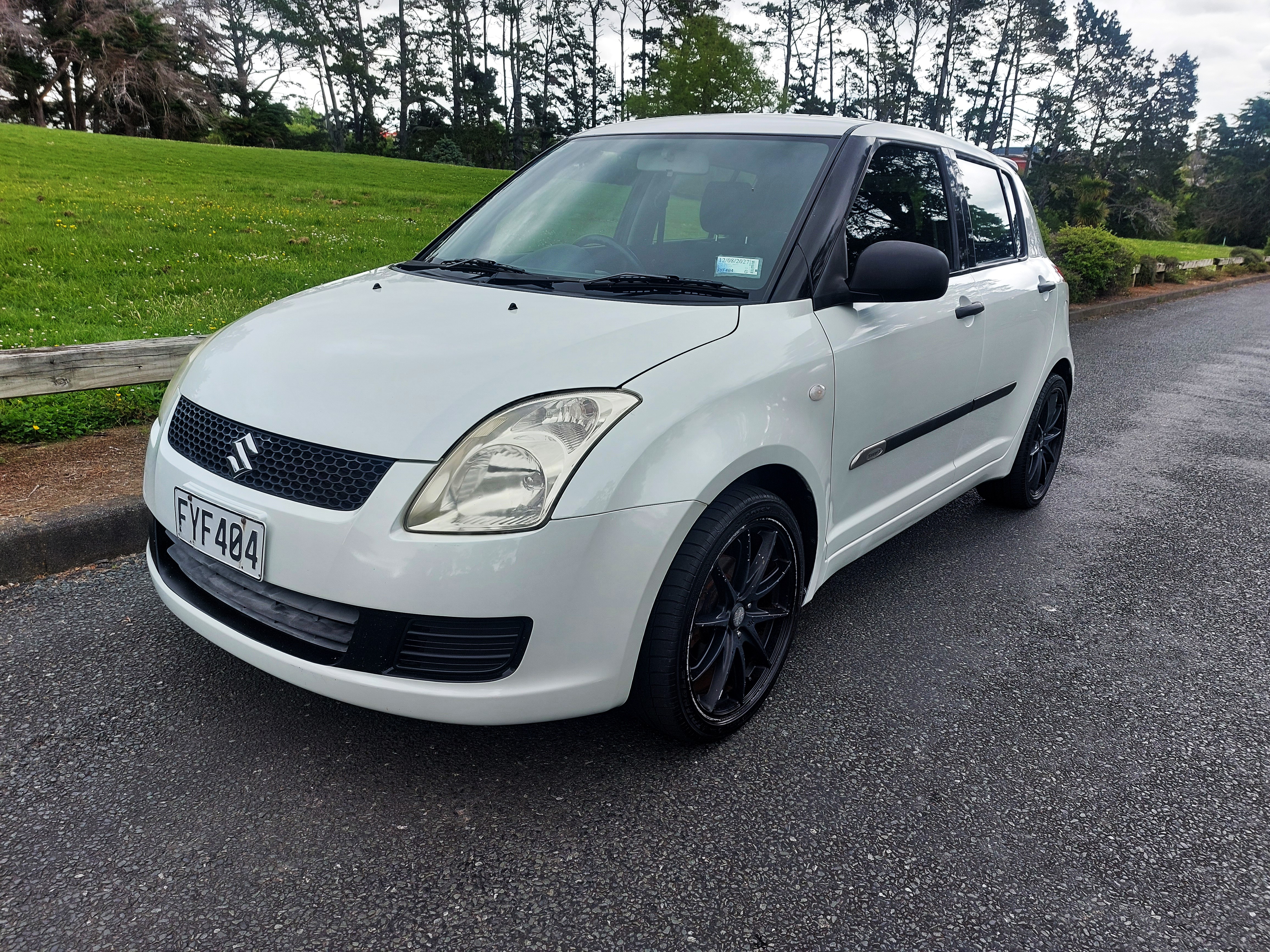2010 Suzuki Swift 1.5 GLXA (NZ) Collage 2