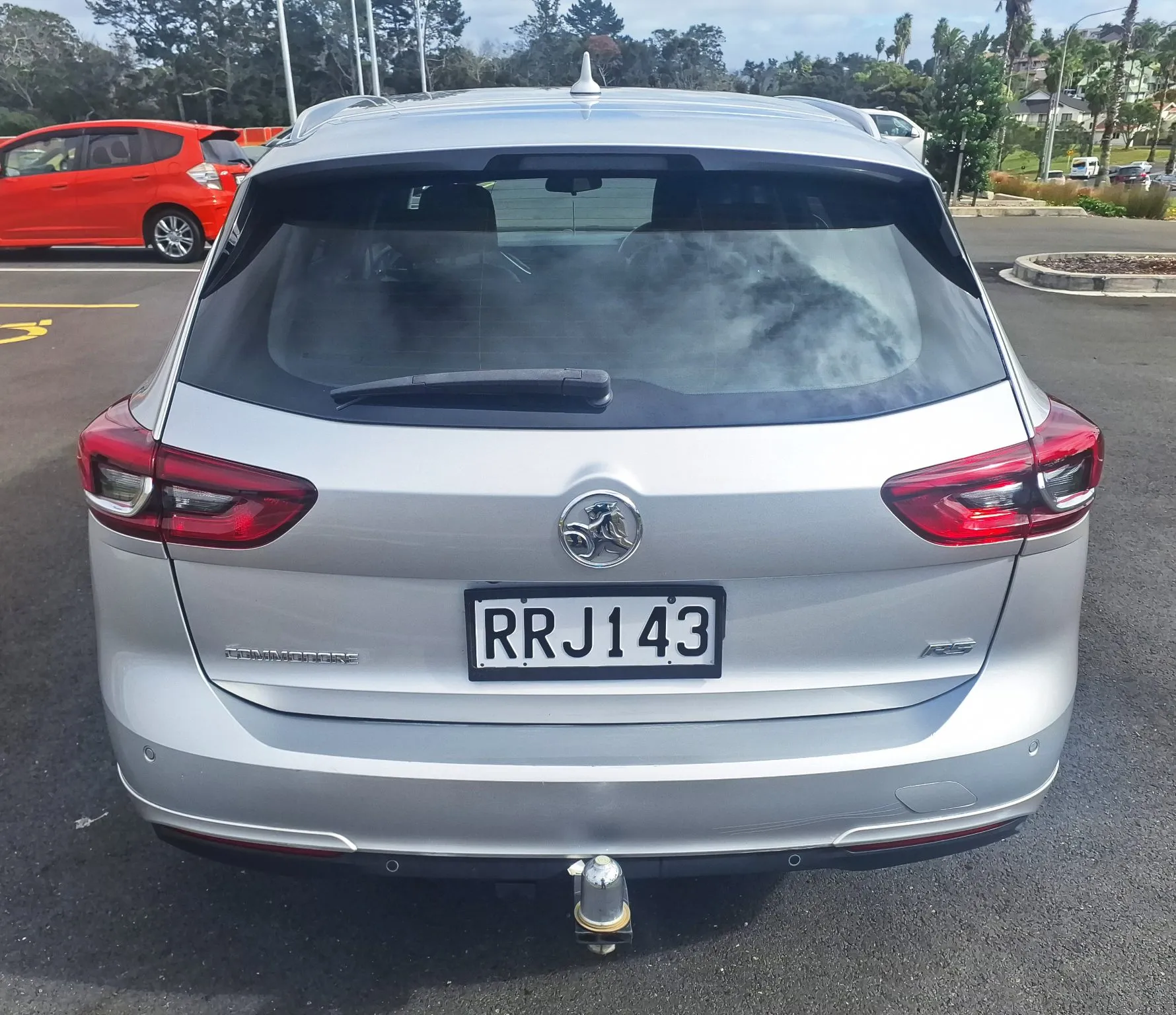 2018 COMMODORE RS WAGON 191KW (NZ) Carousel 6
