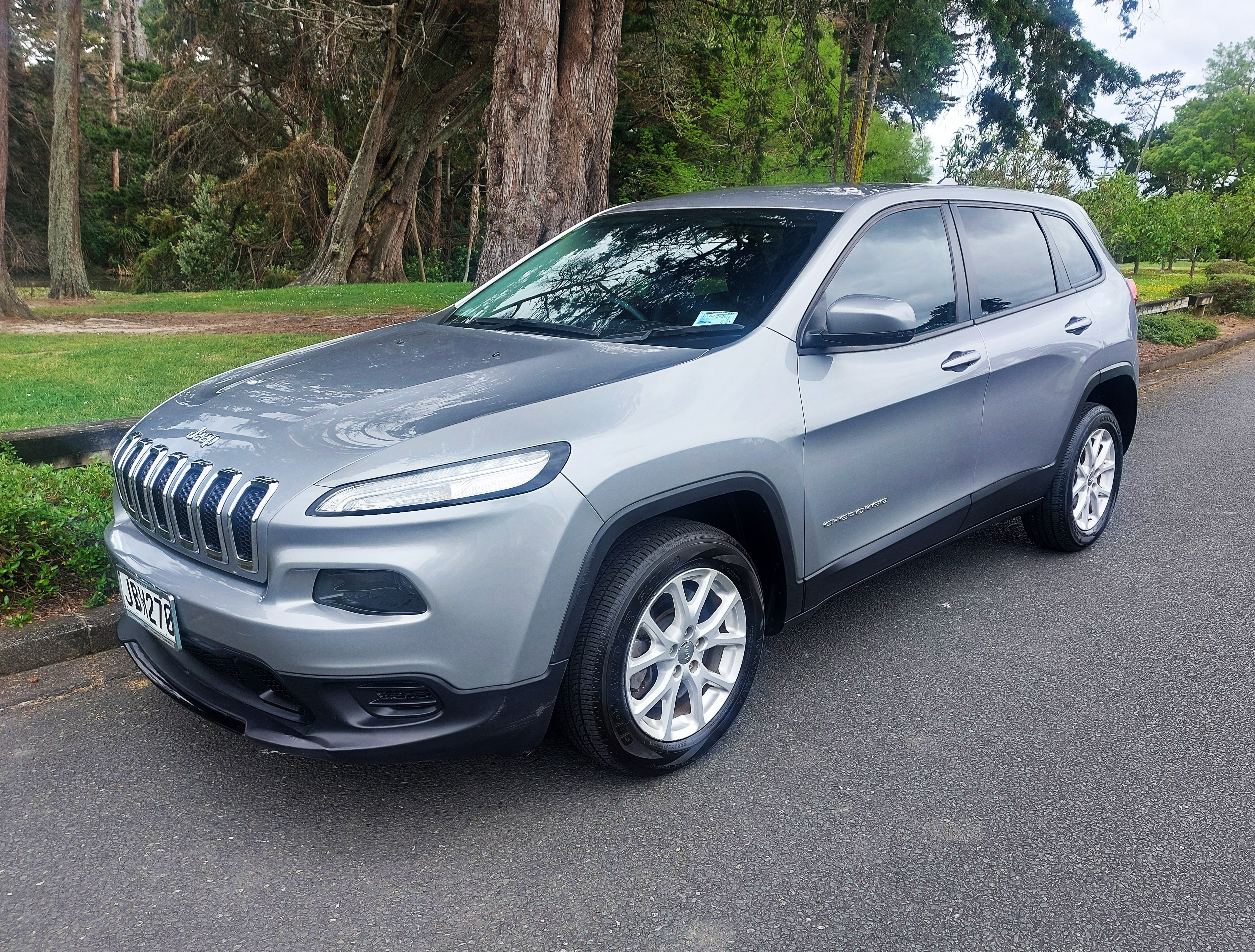 2015 Jeep Cherokee 2.4P Sport (NZ)