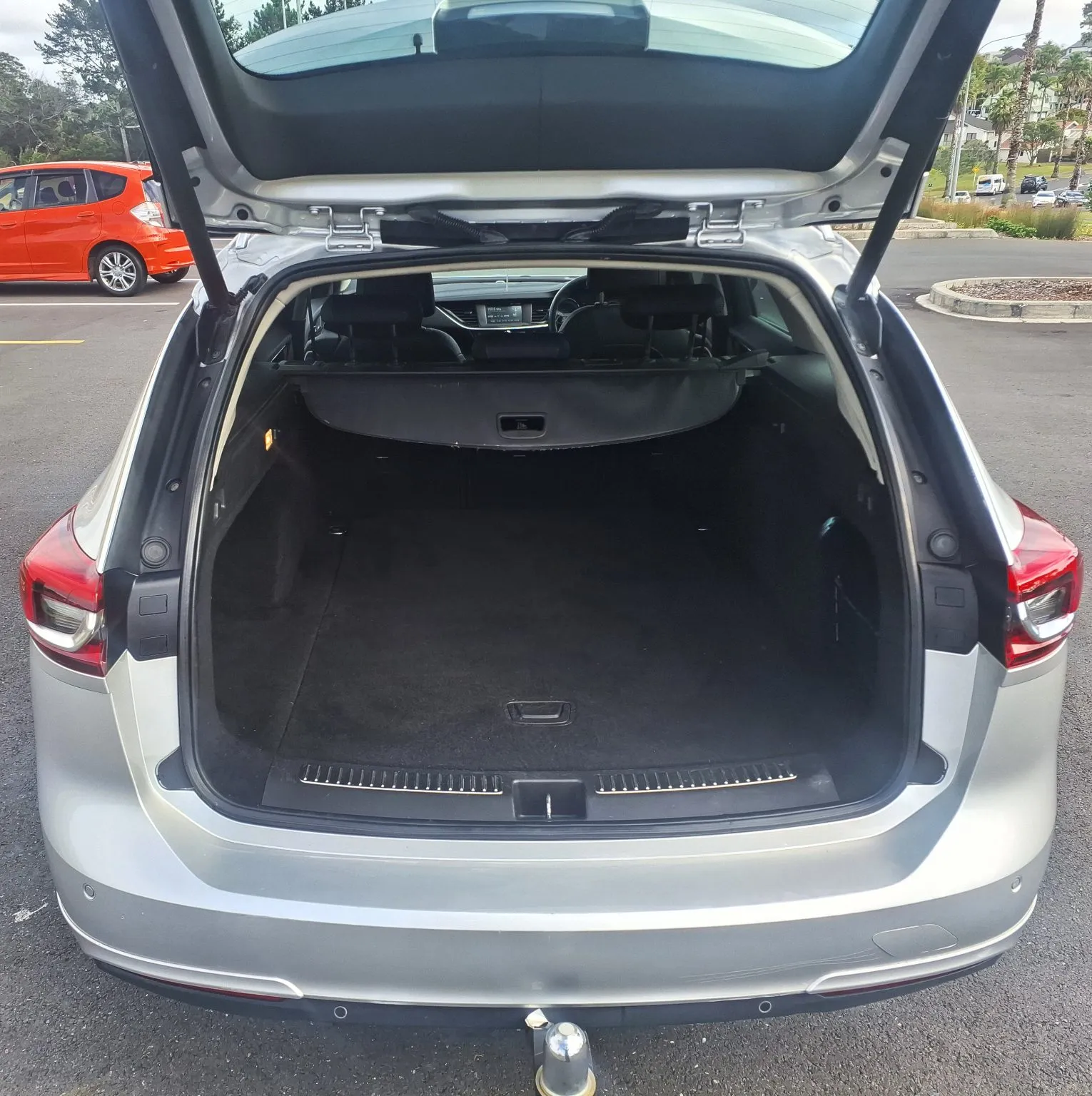 2018 COMMODORE RS WAGON 191KW (NZ) Carousel 14