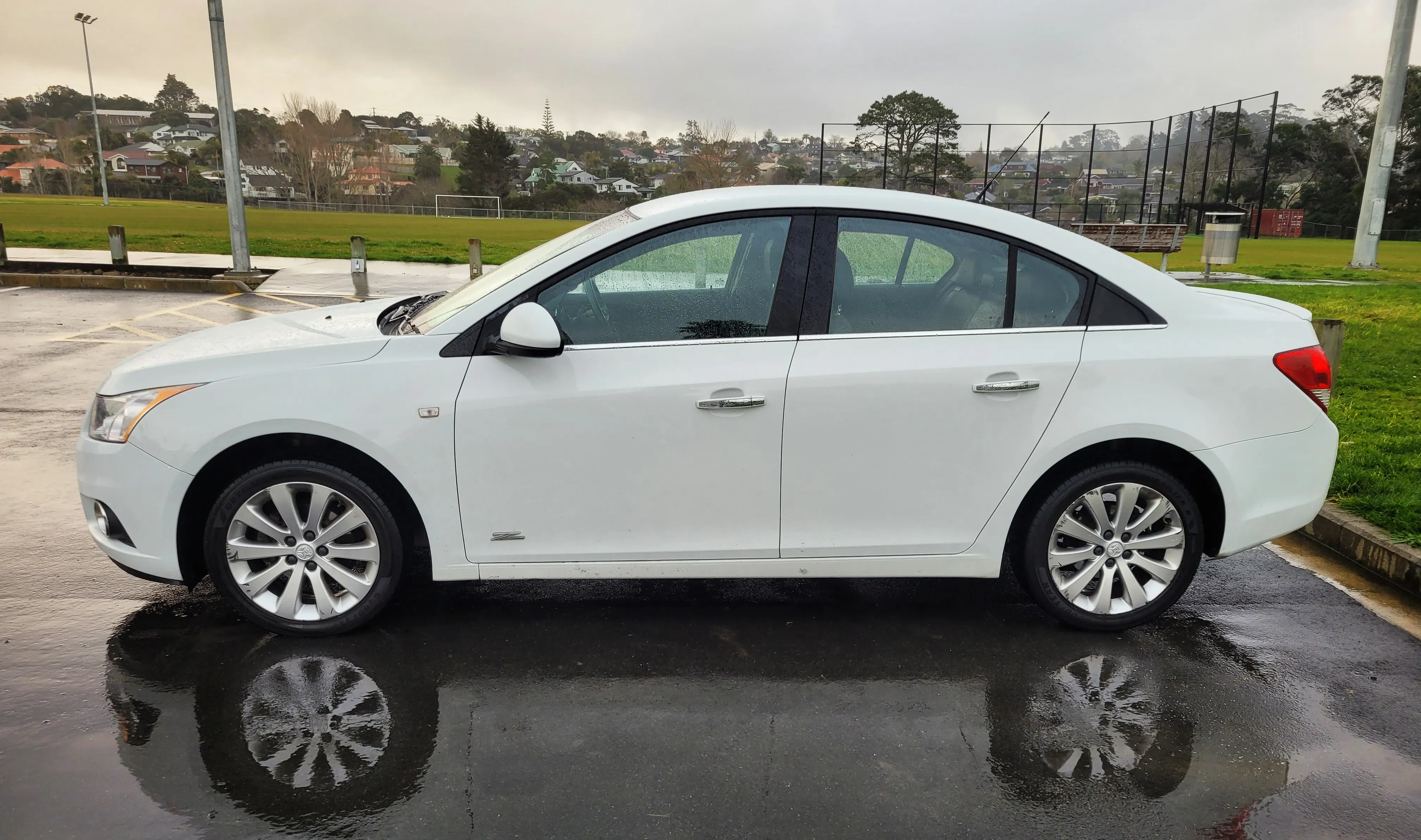 2014 Holden Cruze 1.8 Petrol Z Series Carousel 3