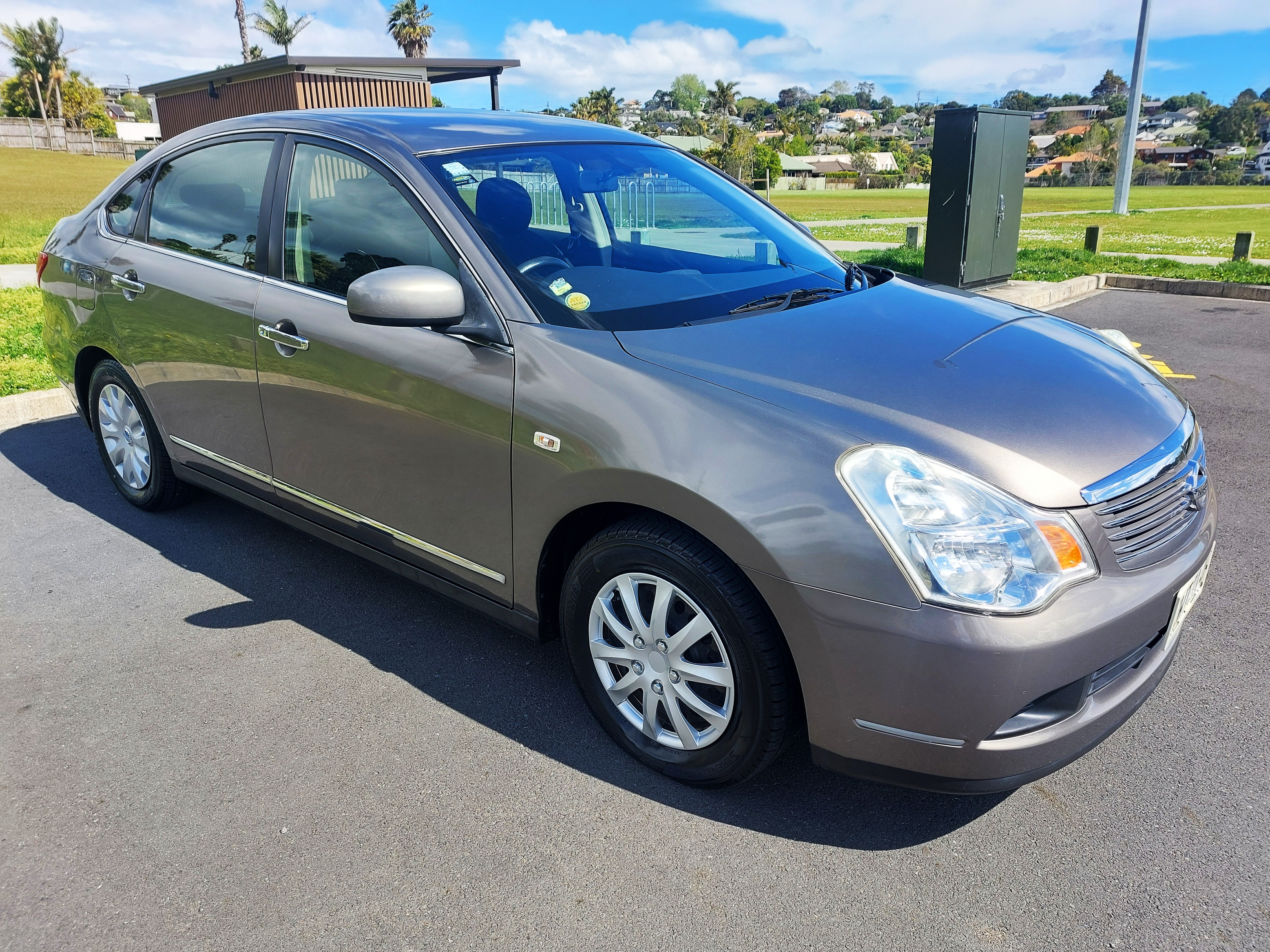 second hand 2010 Nissan Bluebird Sylphy 2.0 for sale NZ Collage 2