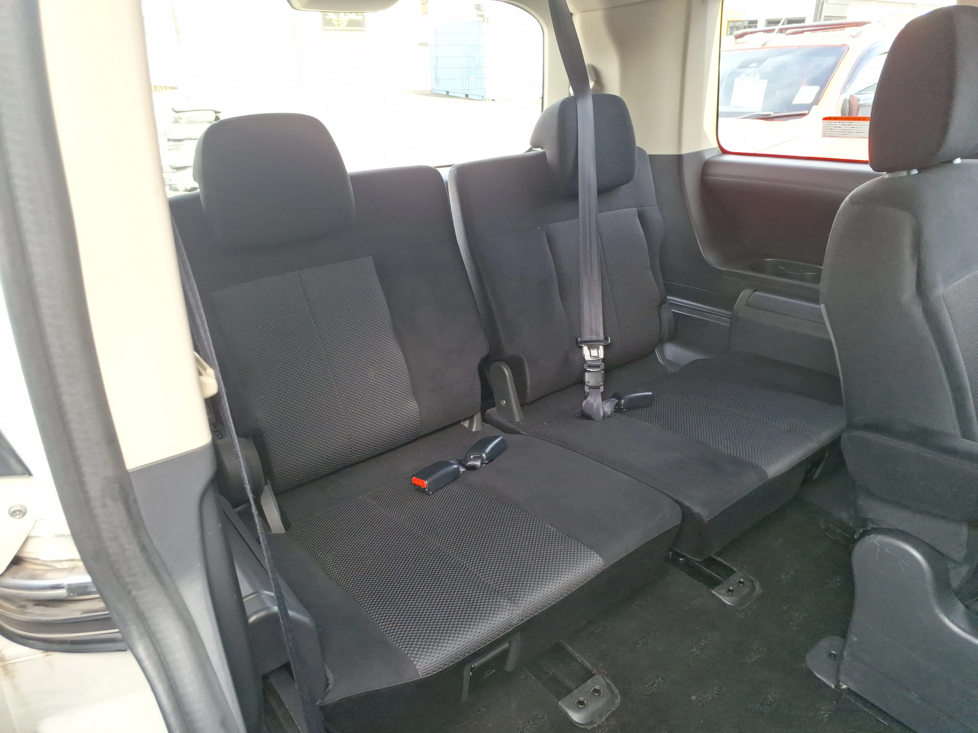 2012 Mitsubishi Delica D5 2ltr Coach Carousel 15