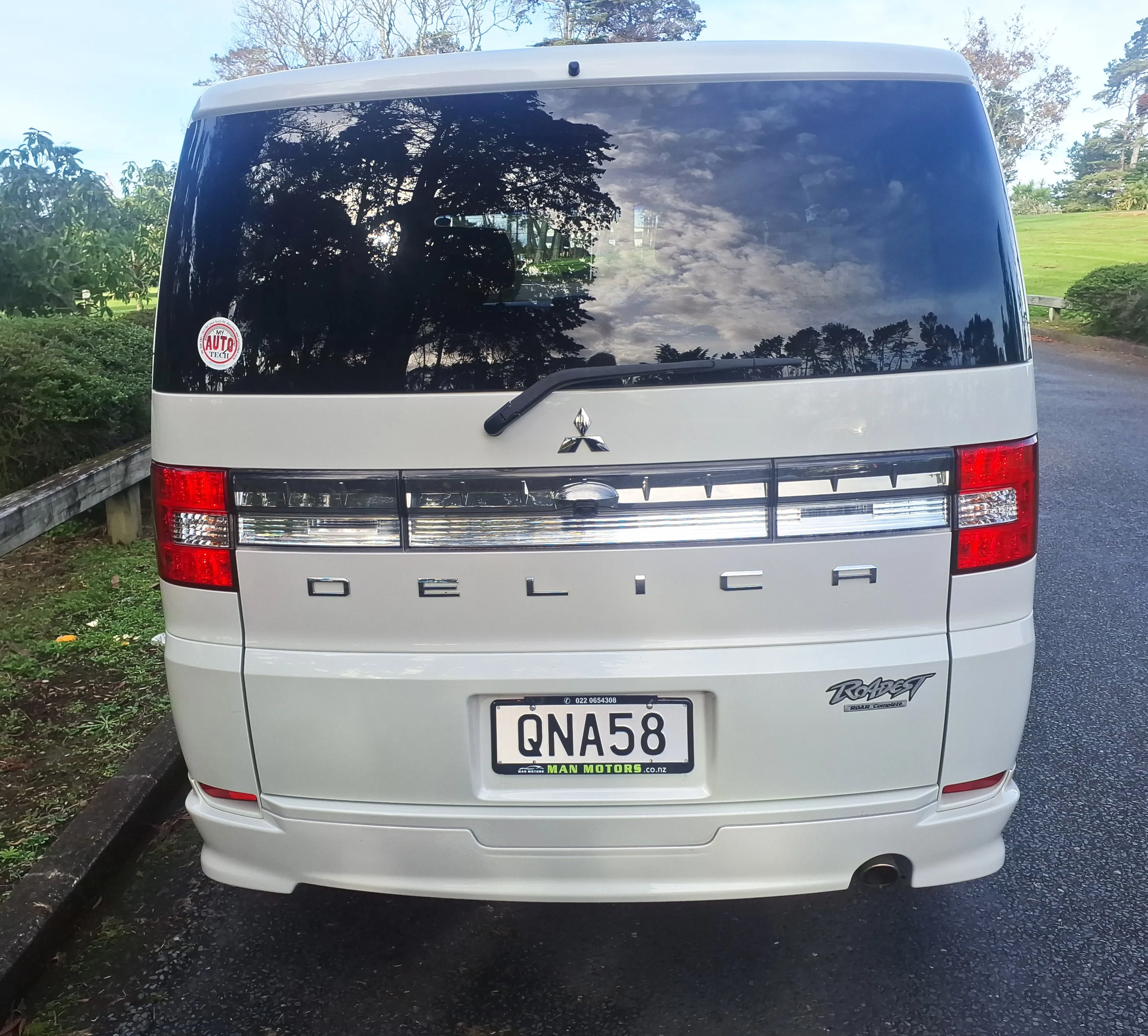 2012 Mitsubishi Delica D5 2ltr Coach Carousel 6