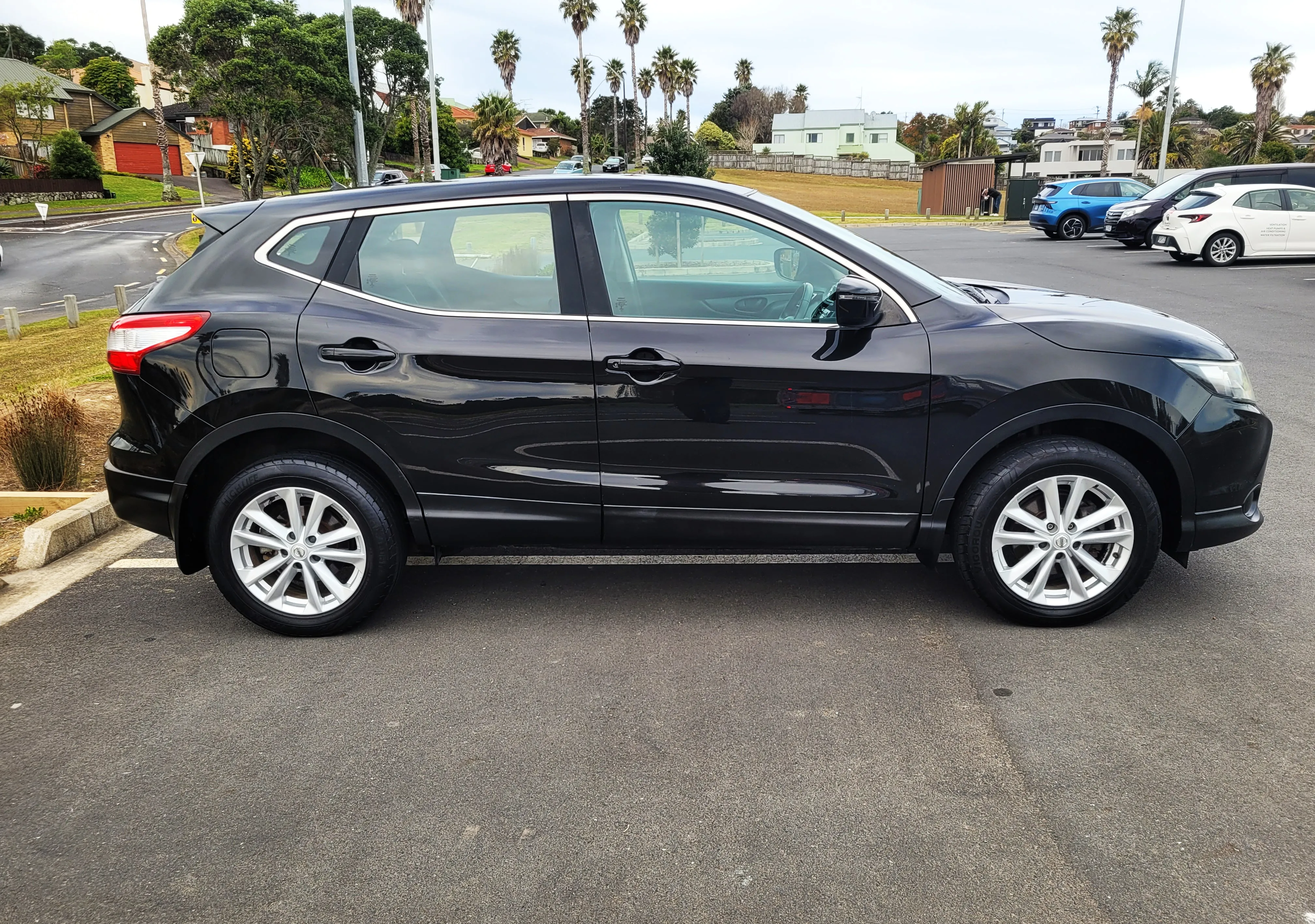 2016 Nissan Qashqai ST 2.0P (NZ) Carousel 4