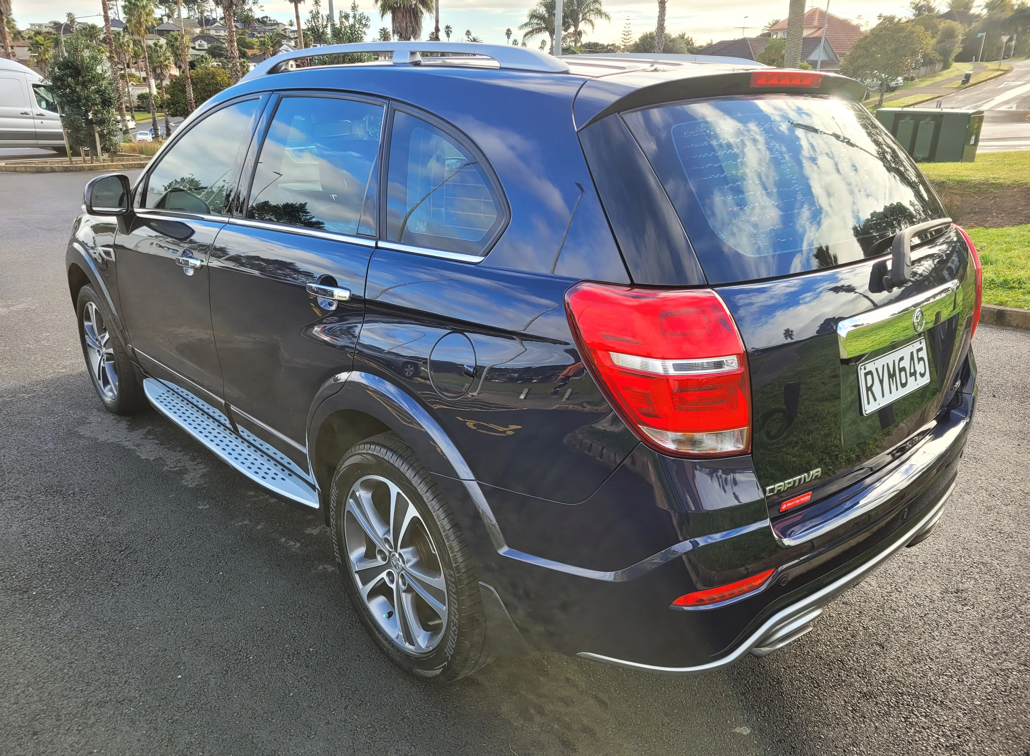 2016 Holden Captiva LTZ 3.0 V6 7 seater Carousel 5