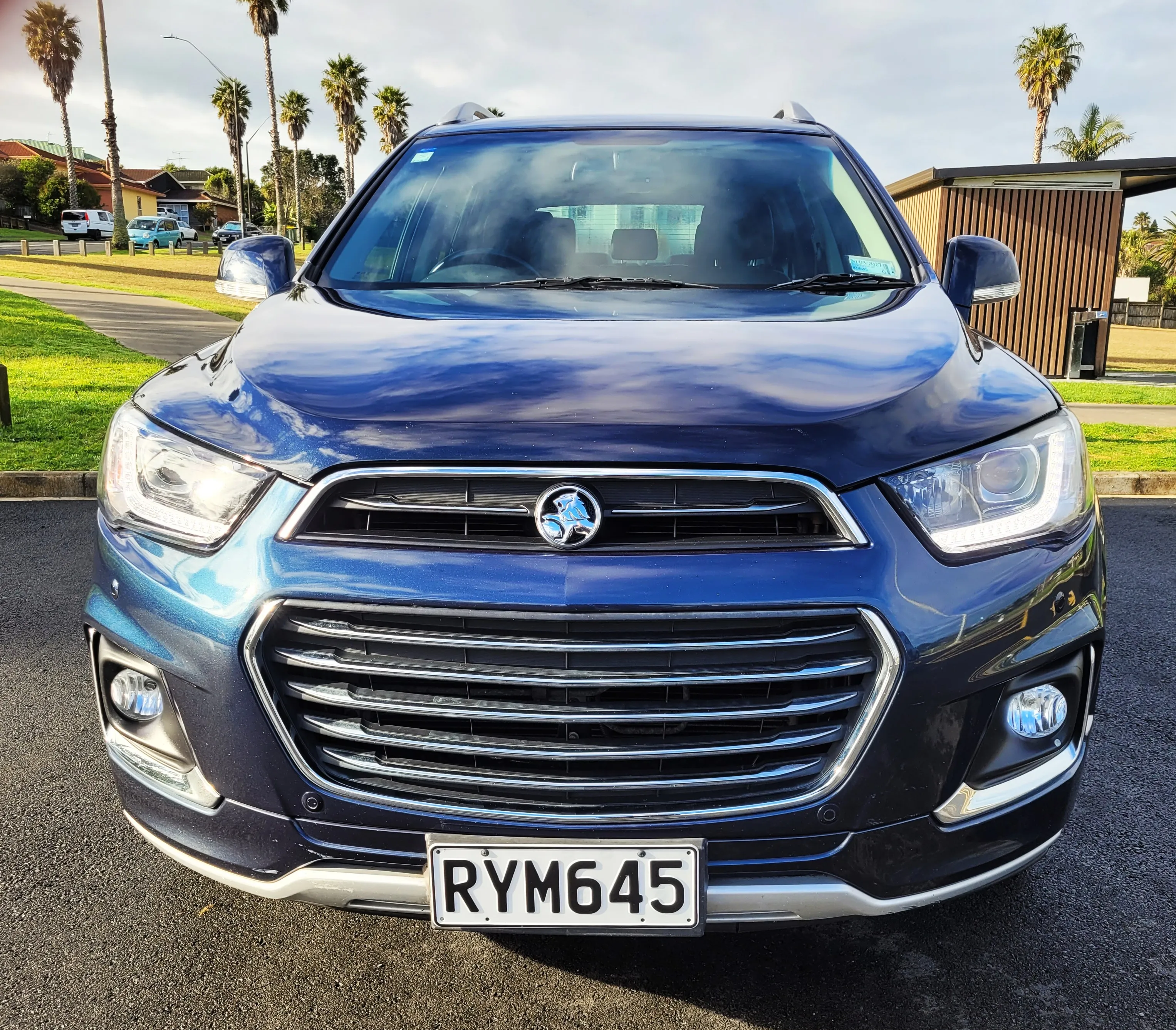 2016 Holden Captiva LTZ 3.0 V6 7 seater Carousel 1