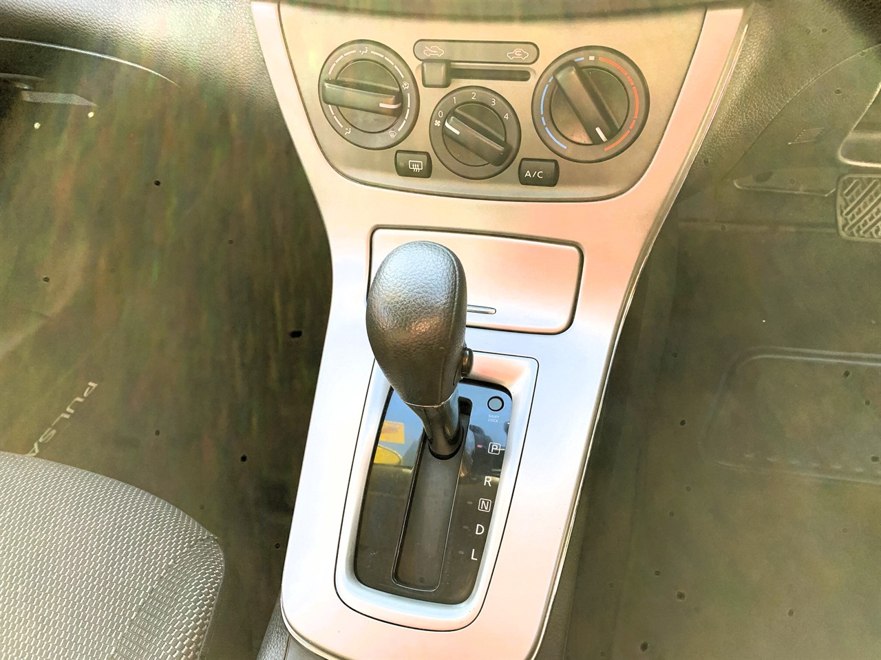 2016 Nissan Pulsar ST Carousel 7