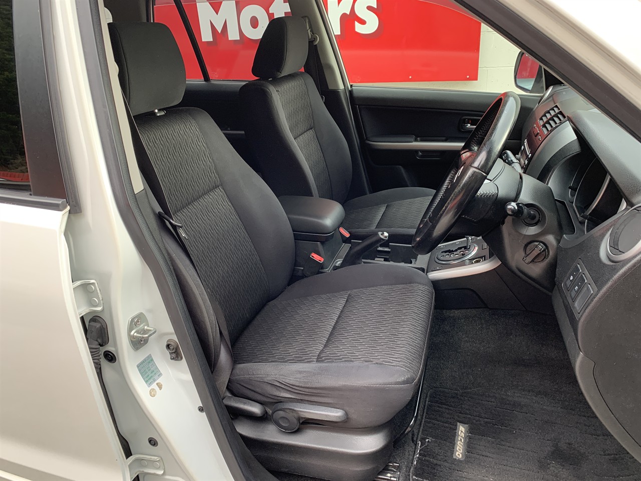 2012 Suzuki Escudo 2.4 XG 4WD Carousel 3