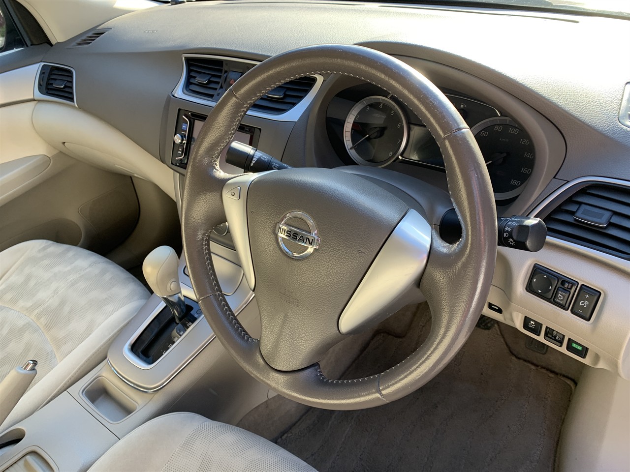 2013 Nissan Sylphy Carousel 4