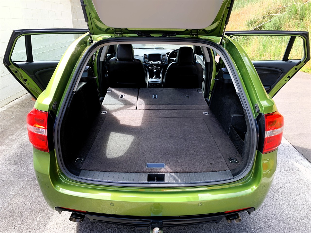 2017 Holden Commodore VF2 SV6 3.6P/6AT/SW Carousel 1