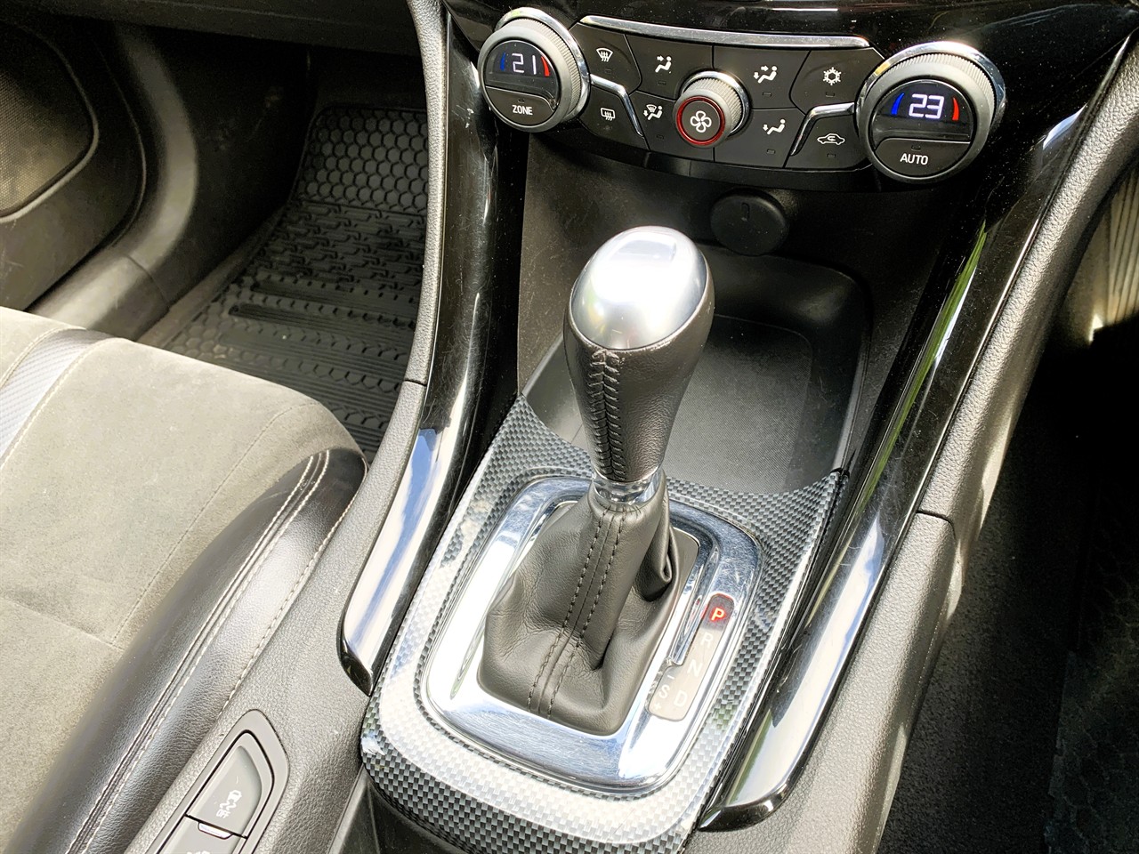 2017 Holden Commodore VF2 SV6 3.6P/6AT/SW Carousel 6