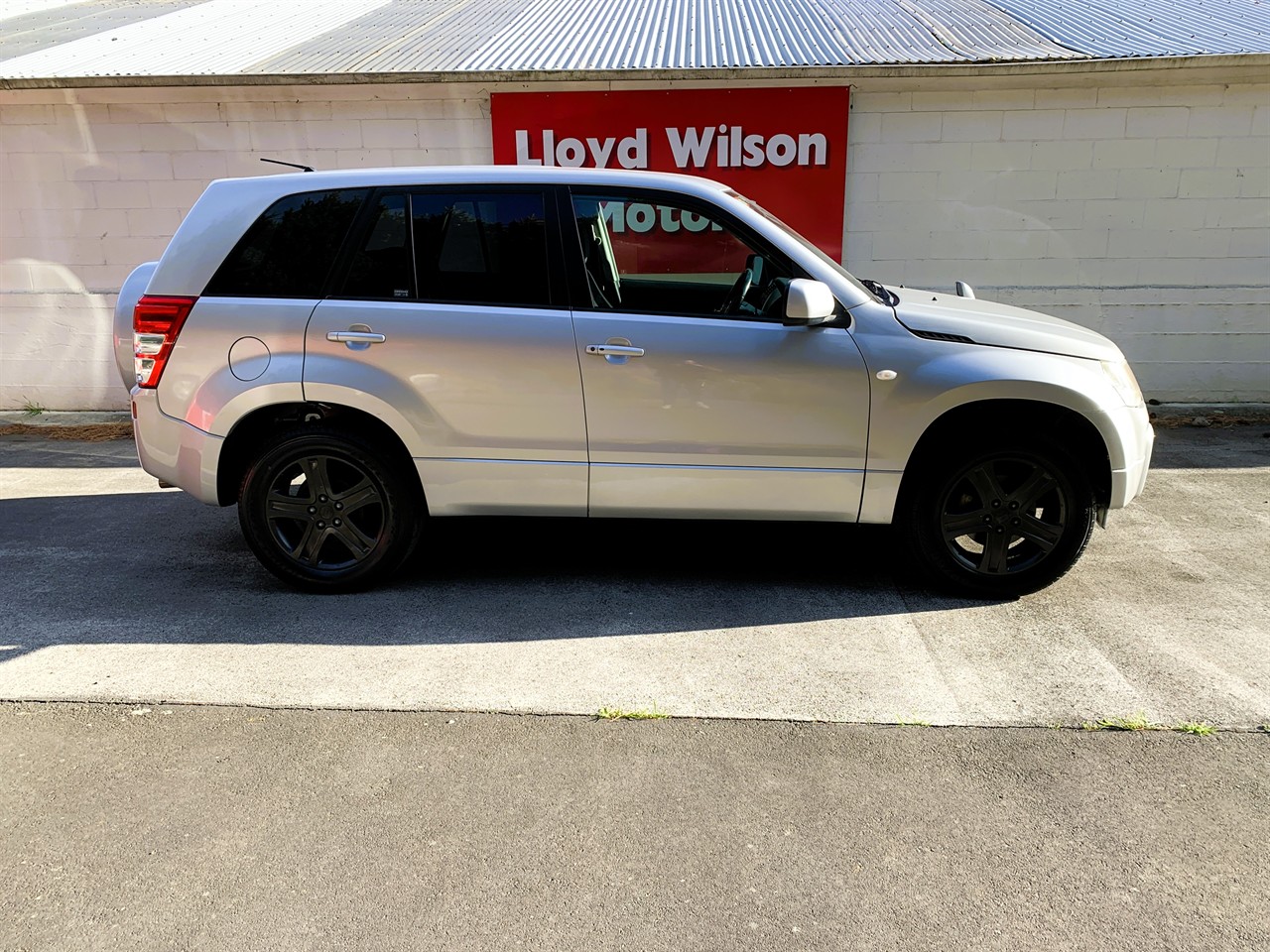 2005 Suzuki Escudo Carousel 12