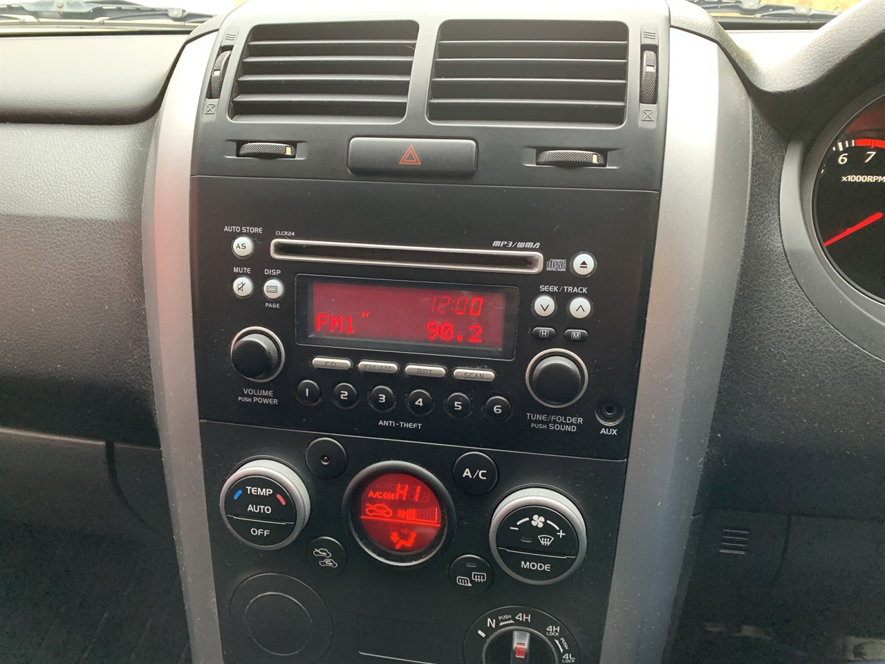 2012 Suzuki Escudo 2.4 XG 4WD Carousel 9