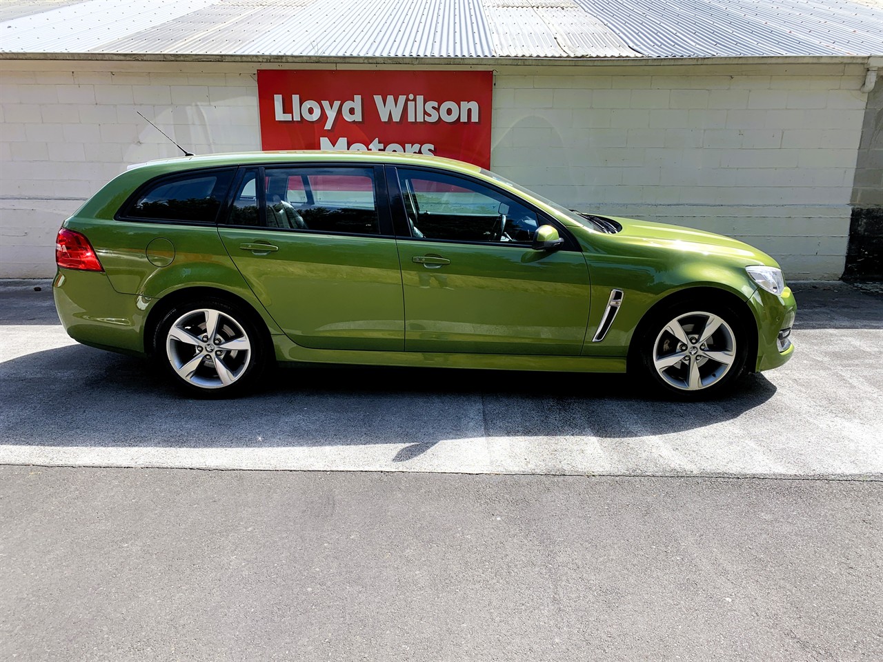 2017 Holden Commodore VF2 SV6 3.6P/6AT/SW Carousel 13