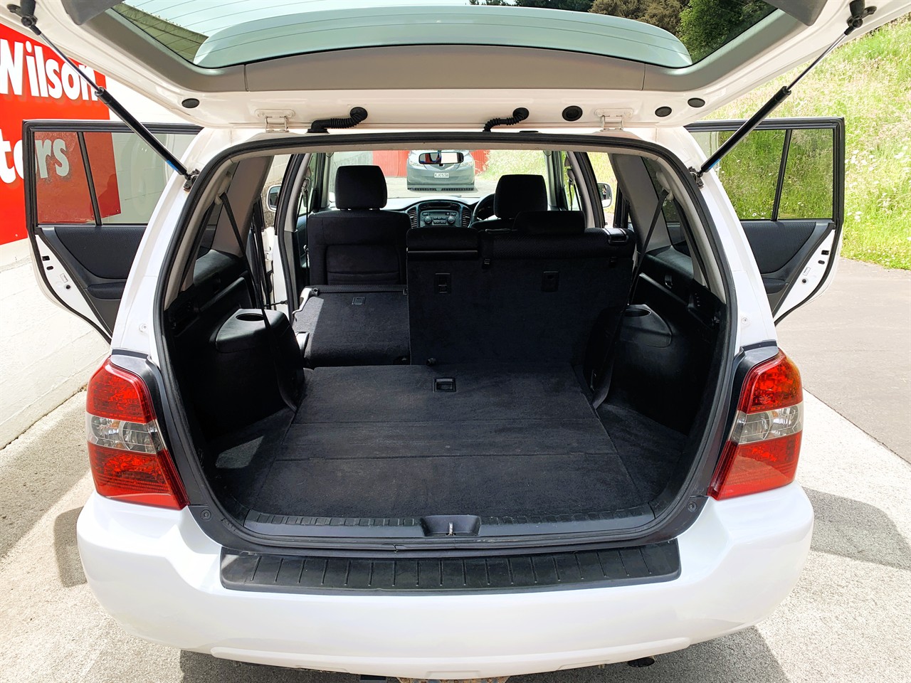 2005 Toyota Kluger L 24S Carousel 1