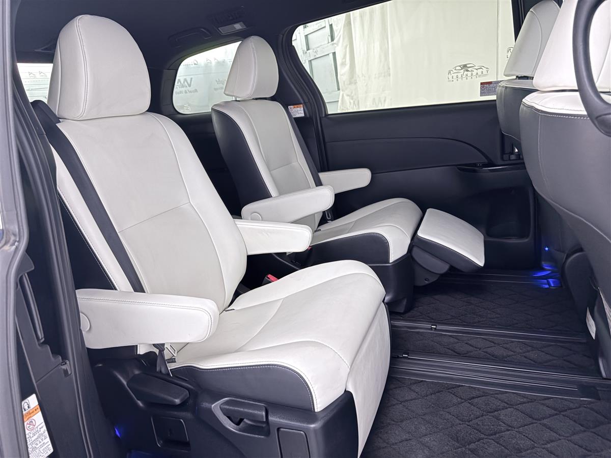 2016 Toyota Estima Aeras Premium,35352KM,Service history Carousel 9
