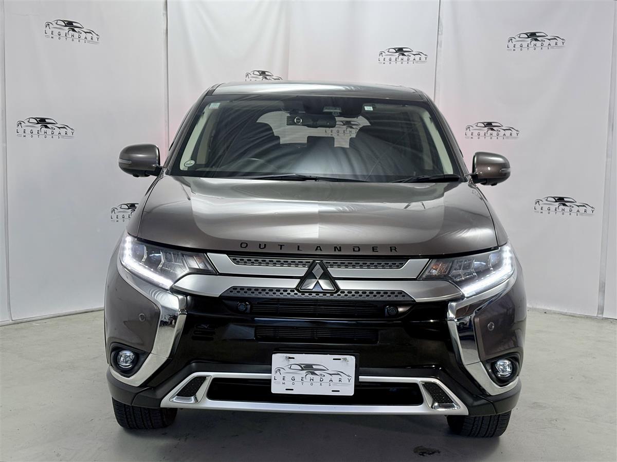 2020 Mitsubishi Outlander 4WD,360 camera,7 Seaters,33824 KM Carousel 1