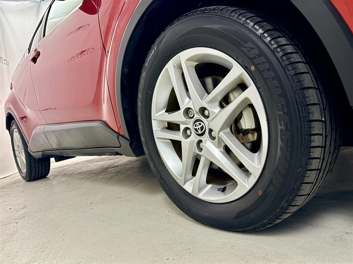 2022 Toyota C-HR 1.8S HYBRID,Reverse Camera,Bluetooth Carousel 6