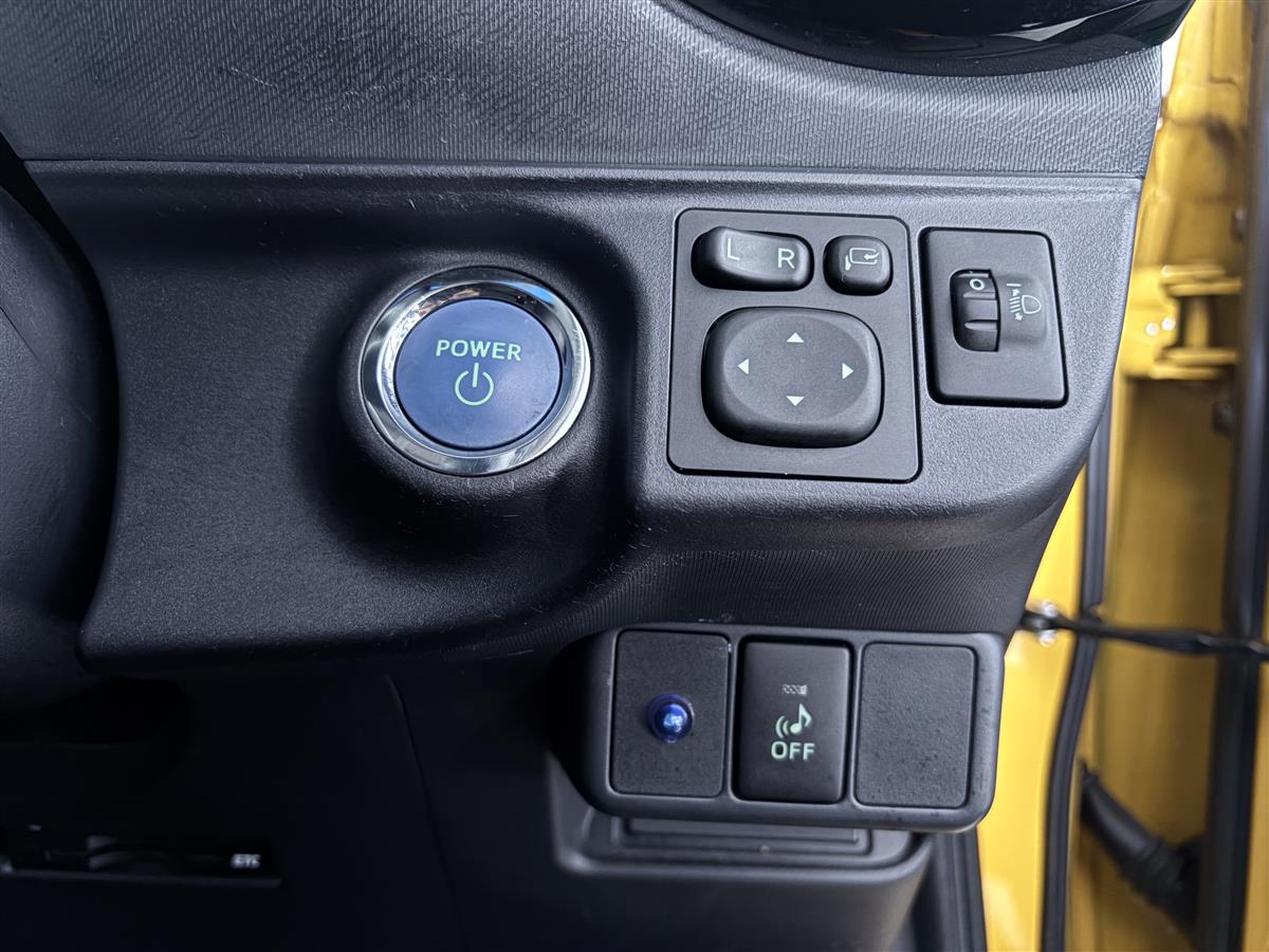 2015 Toyota Aqua X-URBAN , PUSH START,ALLOYS Carousel 14