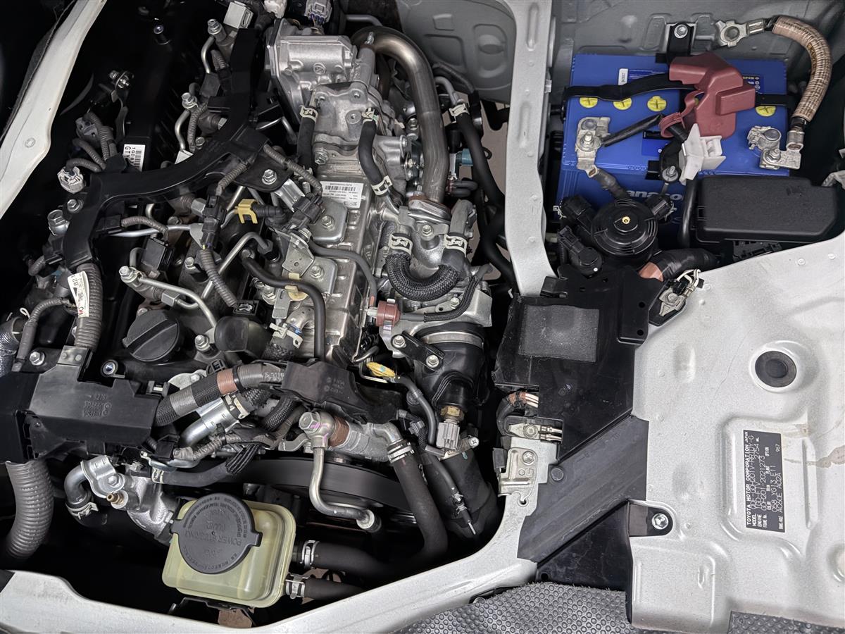 2021 Toyota Hiace GL 2.8 diesel, 6 SEATERS,Service history Carousel 15