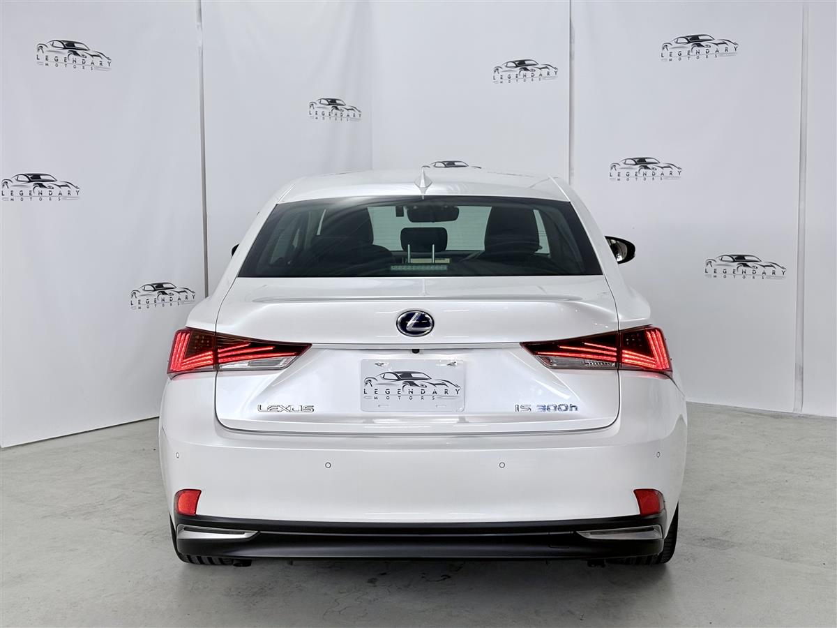 2019 Lexus IS 300h Hybrid,Blind spot, RADAR CRUISE Carousel 4