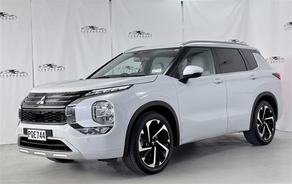 second hand 2022 Mitsubishi Outlander VRX 4WD NZ NEW,Bose,HUD,Low km for sale NZ Collage 2