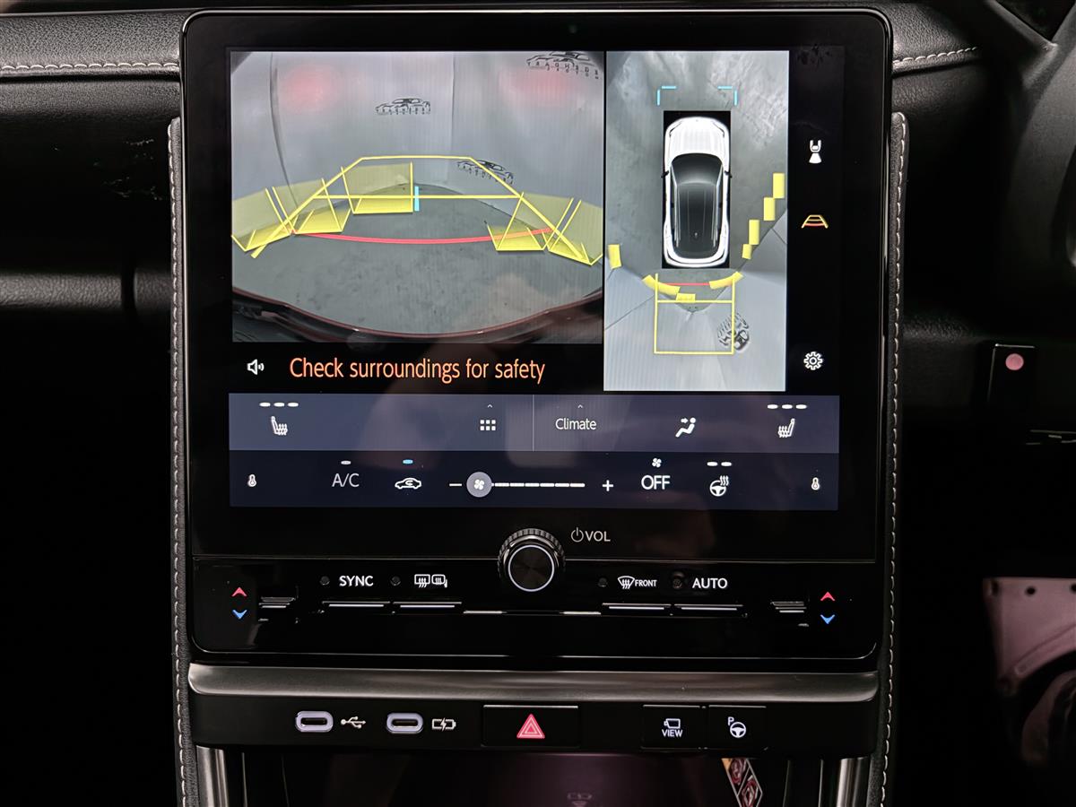 2025 Lexus LBX RELAX AWD HYBRID,Eletric boot Carousel 16