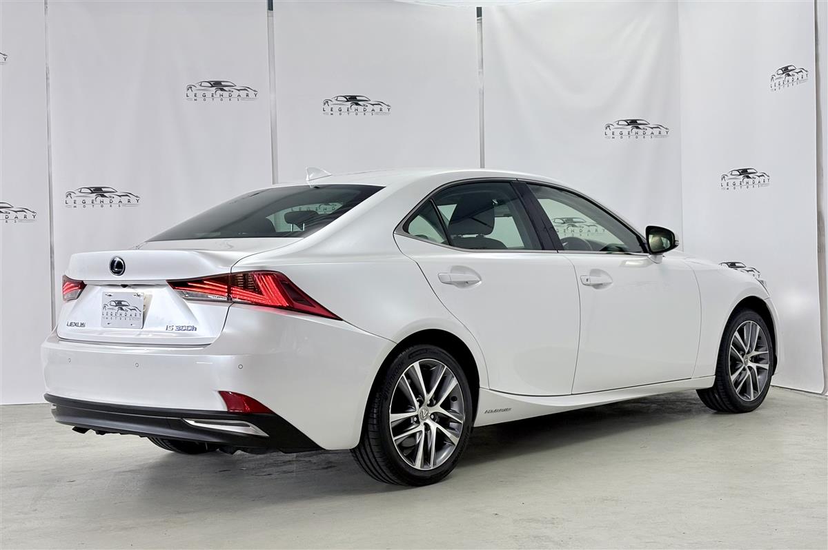 2019 Lexus IS 300h Hybrid,Blind spot, RADAR CRUISE Carousel 5