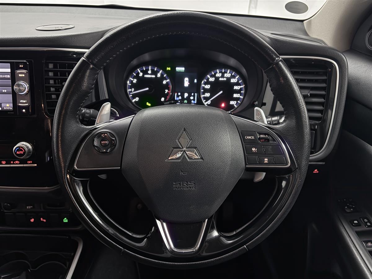 2020 Mitsubishi Outlander 4WD,360 camera,7 Seaters,33824 KM Carousel 11