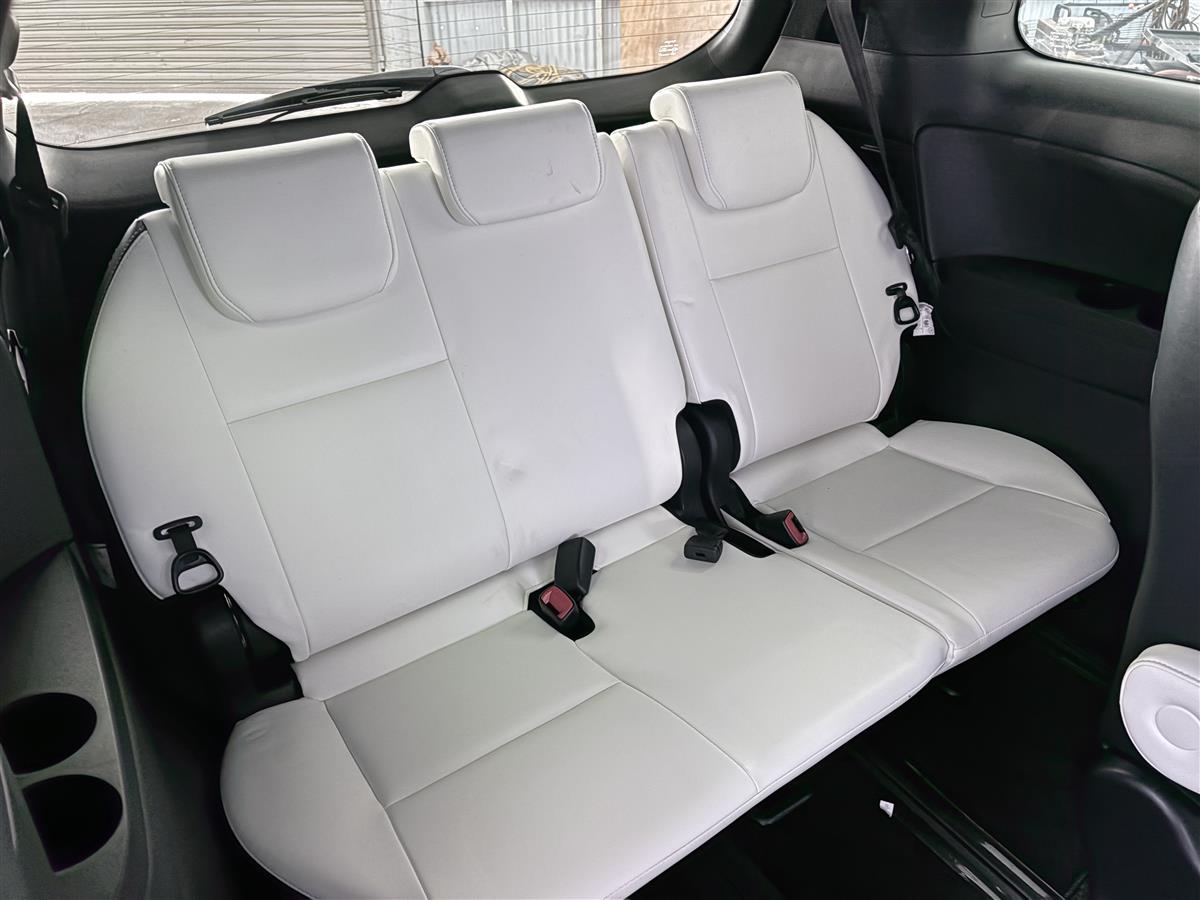 2016 Toyota Estima Aeras Premium,35352KM,Service history Carousel 8