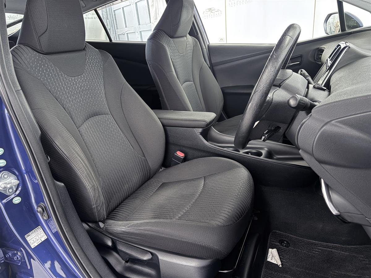 2015 Toyota Prius 1.8S Reverse Camera,Radar cruise Carousel 12