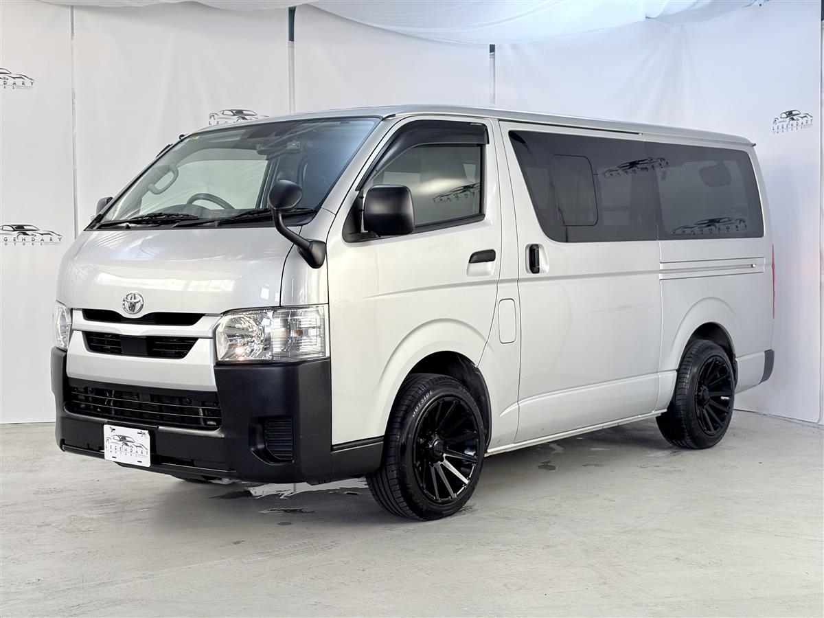 2022 Toyota Hiace 2.8 diesel, 6 SEATERS,Service history Carousel 2