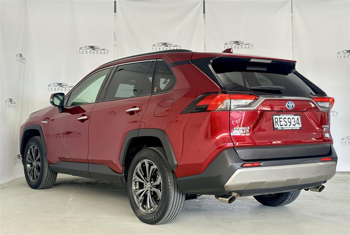 2023 Toyota RAV4 HYBRID 4WD,Vented/heated Leather Carousel 3