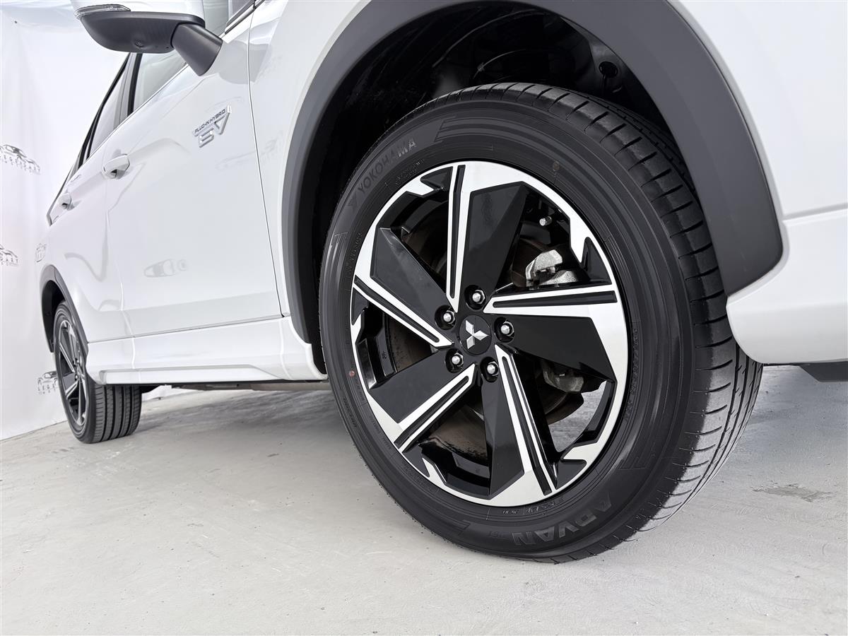 2020 Mitsubishi Eclipse Cross PHEV 4WD,360 camera,HUD,CARPLAY Carousel 6