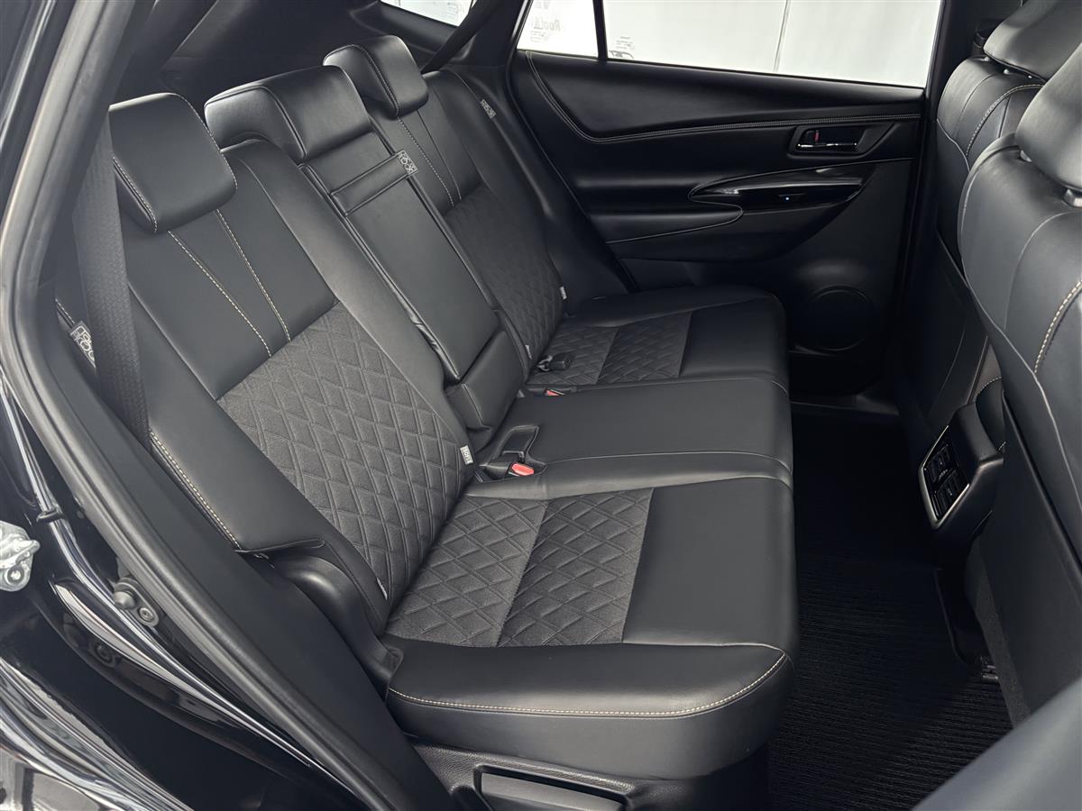 2017 Toyota Harrier PREMIUM HYBRID 4WD,Full bodykit Carousel 9