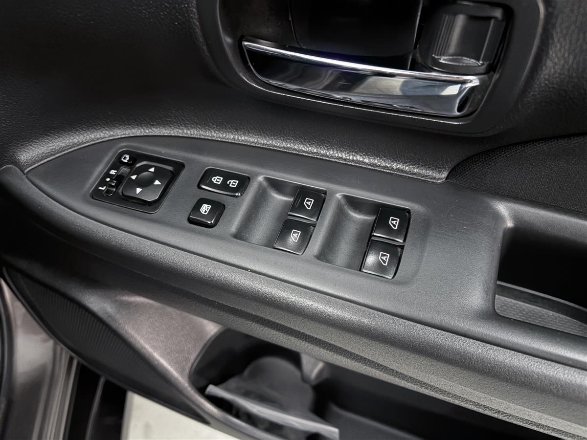 2020 Mitsubishi Outlander 4WD,360 camera,7 Seaters,33824 KM Carousel 13