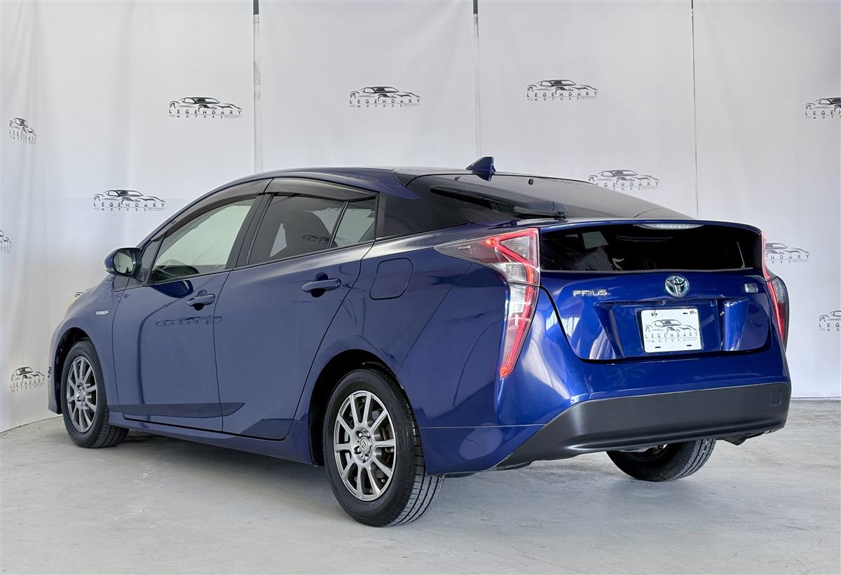 2015 Toyota Prius 1.8S Reverse Camera,Radar cruise Carousel 3