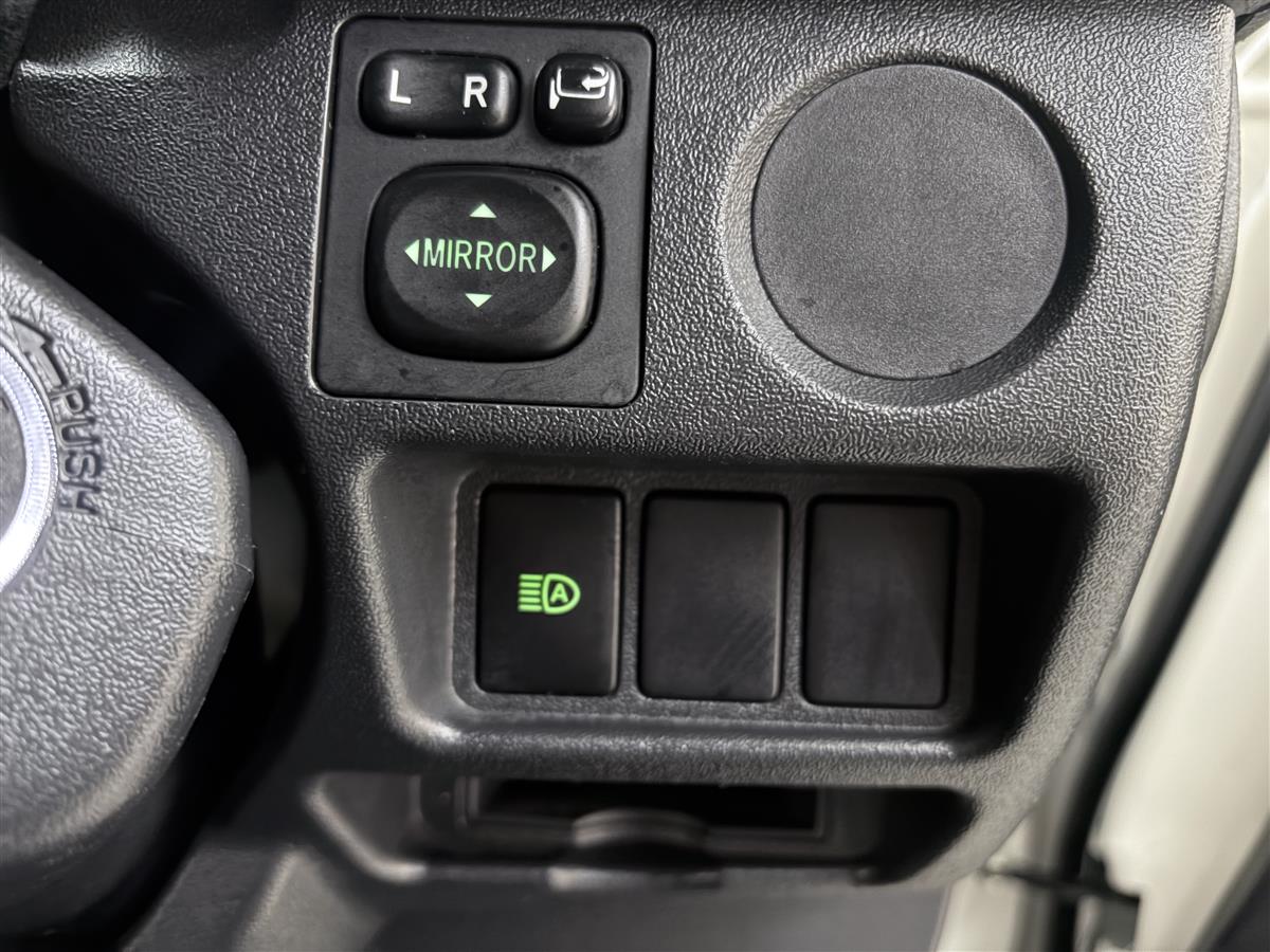 2021 Toyota Hiace GL 2.8 diesel, 6 SEATERS,Service history Carousel 11
