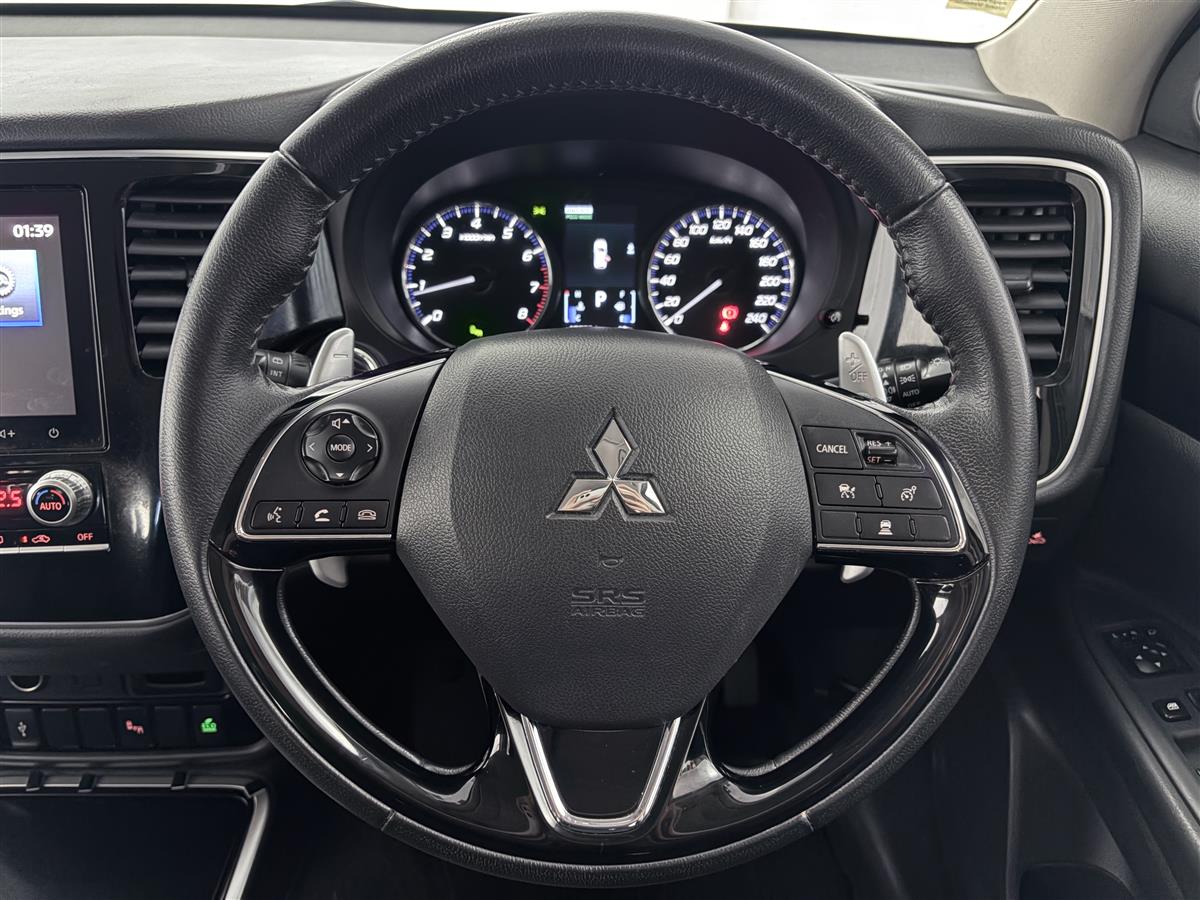 2020 Mitsubishi Outlander XLS,4WD,7 seaters,Carplay,BSM Carousel 12