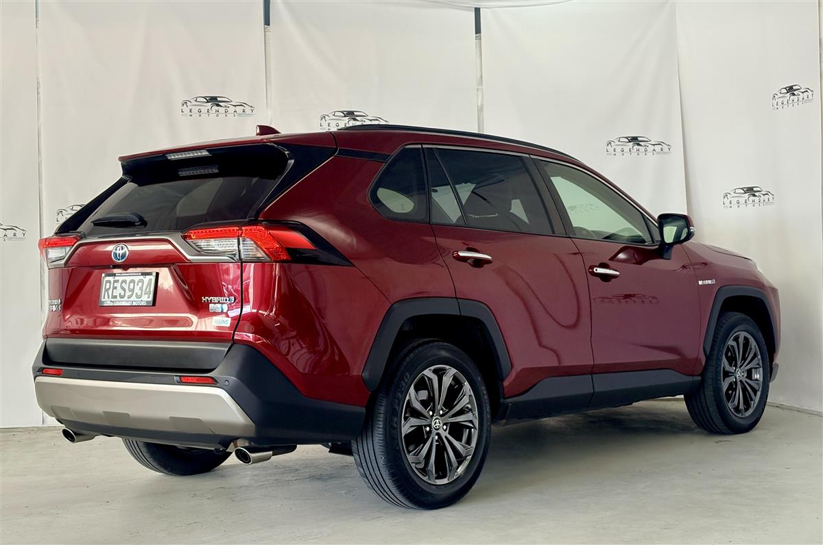 2023 Toyota RAV4 HYBRID 4WD,Vented/heated Leather Carousel 5