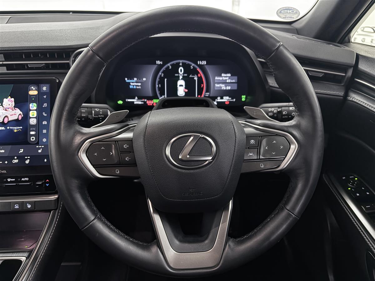 2025 Lexus LBX RELAX AWD HYBRID,Eletric boot Carousel 10