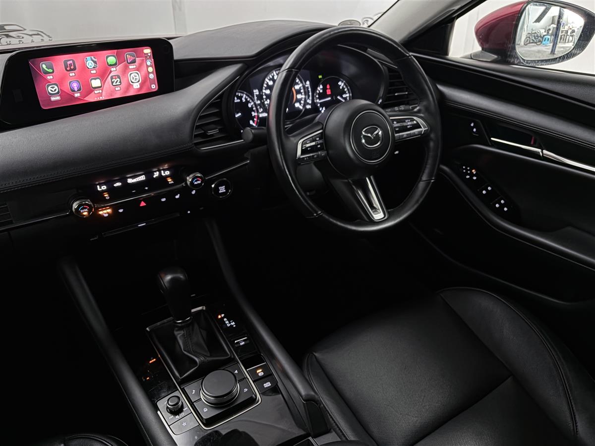 2020 Mazda 3 2.0,Leather,60 camera,BSM ,HUD Carousel 15