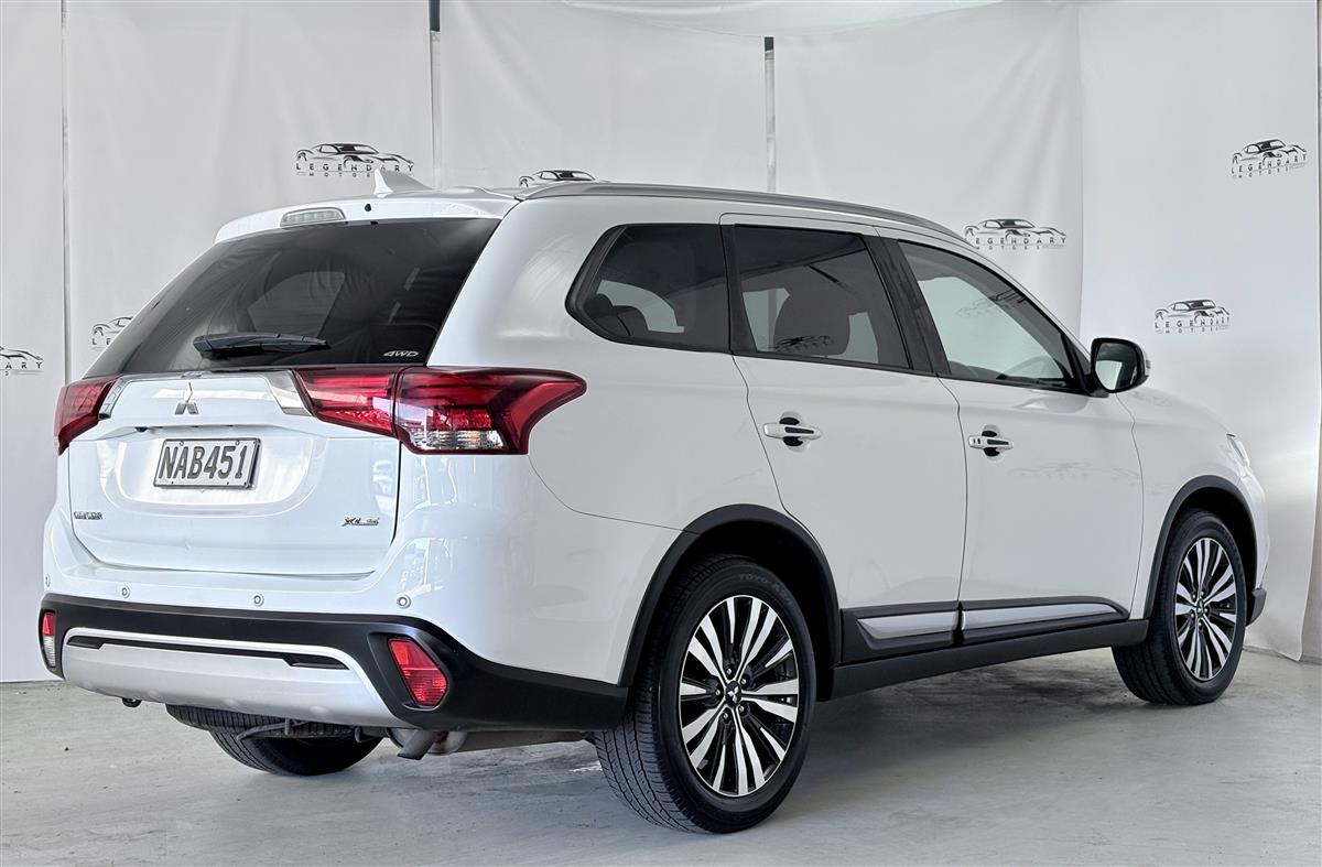 2020 Mitsubishi Outlander XLS,4WD,7 seaters,Carplay,BSM Carousel 5