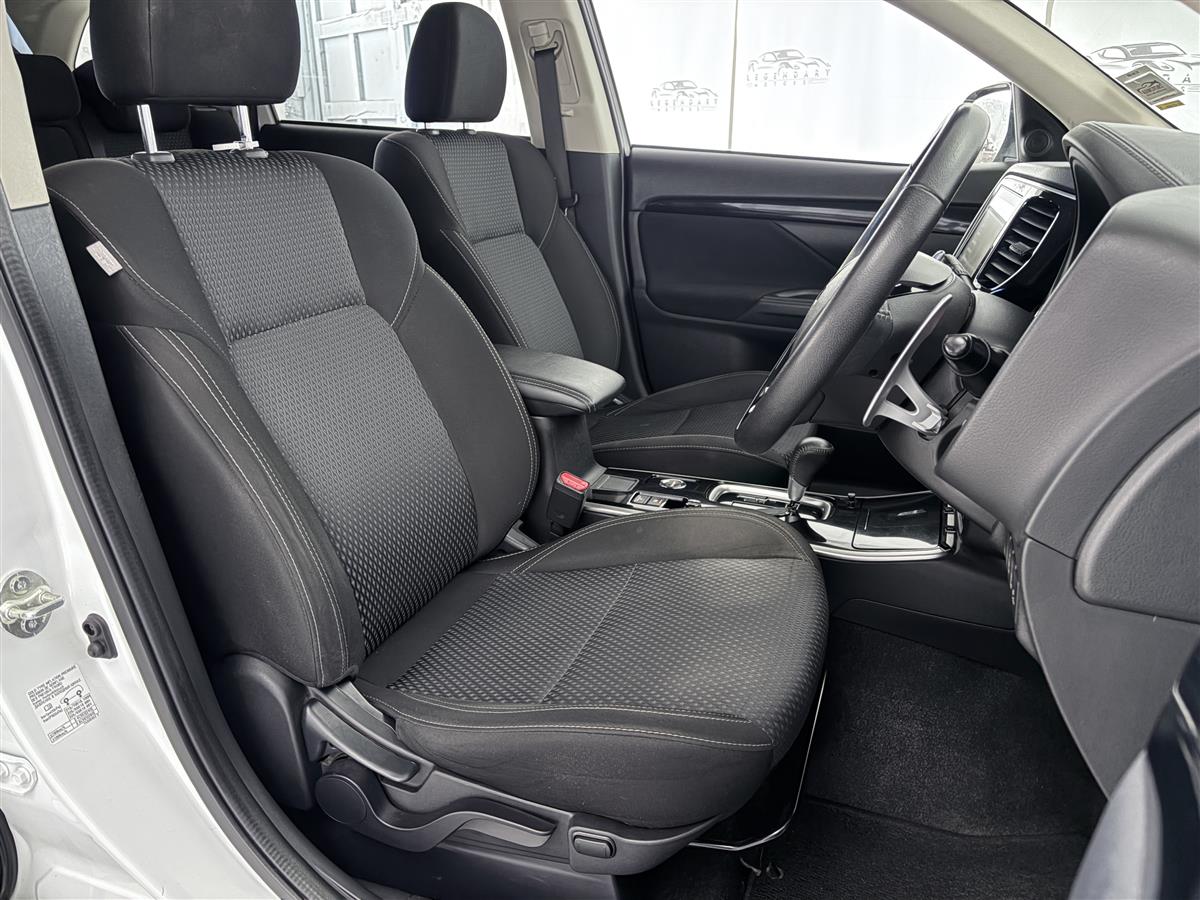 2020 Mitsubishi Outlander XLS,4WD,7 seaters,Carplay,BSM Carousel 13