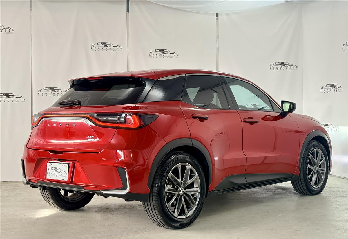 2025 Lexus LBX RELAX AWD HYBRID,Eletric boot Carousel 5
