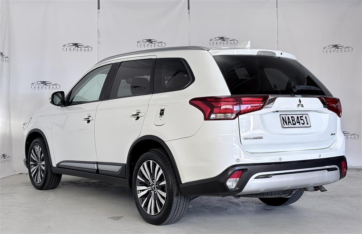 2020 Mitsubishi Outlander XLS,4WD,7 seaters,Carplay,BSM Carousel 3